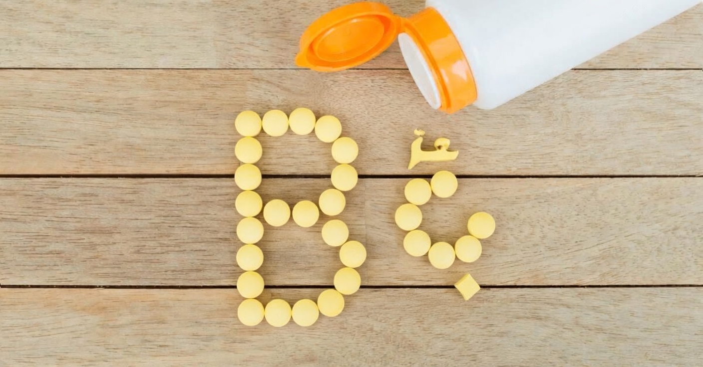 بصفتي طبيب قلب، أحث كبار السن على تناول هذا الفيتامين الذي يزيل انسداد الأوردة. ولمواصلة تلقي وصفاتي، فقط قل الكلمة…