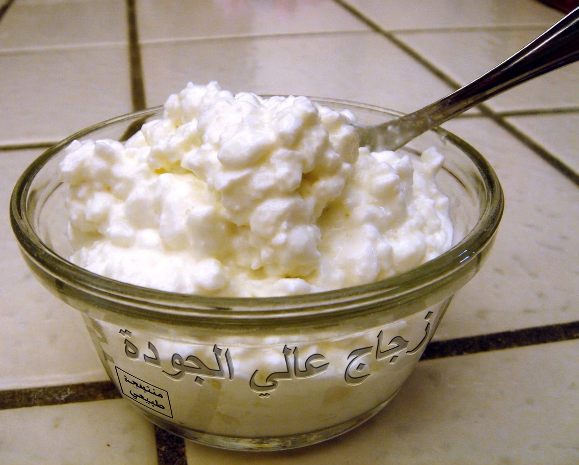 7 أطعمة يومية تساعد في دعم صحة العضلات مع التقدم في العمر: دليل شامل لتغذية كبار السن