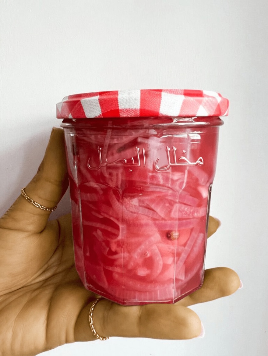 كيف قد تساعد وصفة البصل المخلل السهلة هذه على دعم مستويات سكر الدم الصحية وصحة القلب بشكل طبيعي