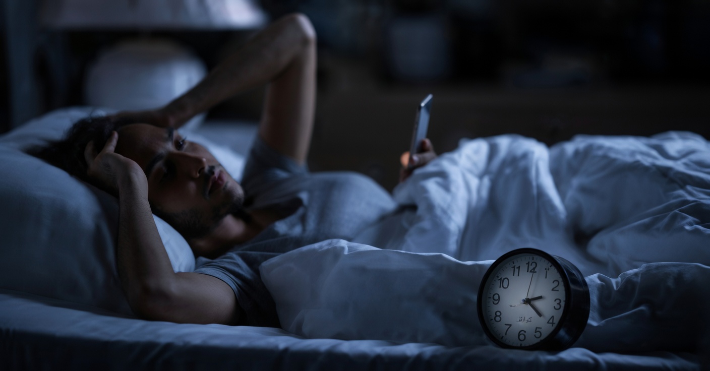 10 علامات تحذيرية لجلطة دماغية أثناء الليل لا يجب أن تتجاهلها أبدًا أثناء النوم