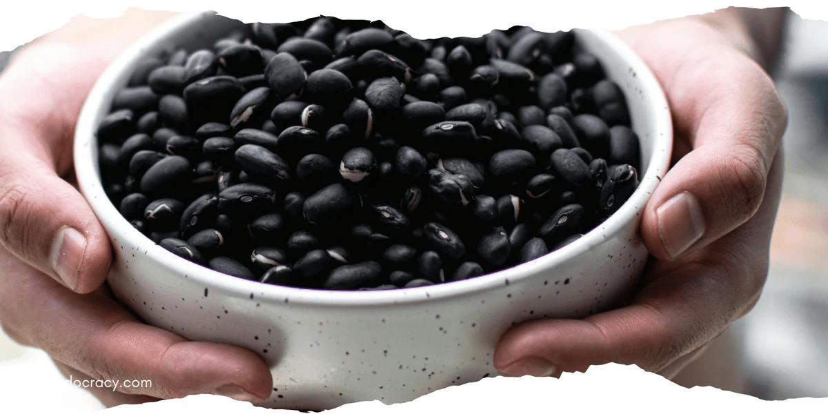 هل تعاني من تقلصات الساق الليلية؟ اكتشف قوة 5 أطعمة غنية بالمغنيسيوم لكبار السن!