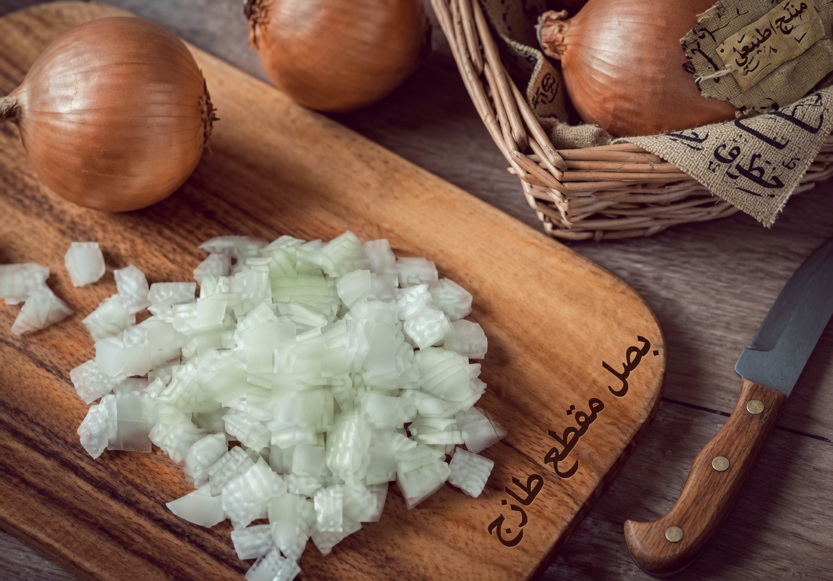 قوة البصل لصحة الرجال: كيفية استخدام البصل وقشور البصل لدعم وظائف البروستاتا والمثانة
