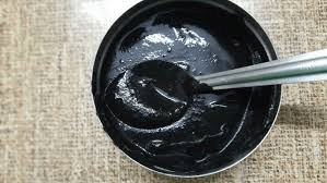 السر خلال 30 دقيقة: كيف تحصل على شعر أسود فاحم دائم طبيعيًا في المنزل — مضمون