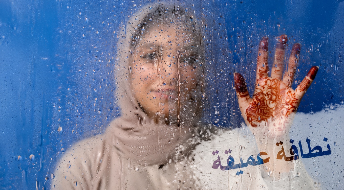 هل الاستحمام بعد سن الخمسين محفوف بالمخاطر؟ 4 عادات استحمام يجب عليك تجنبها لحمام أكثر أمانًا