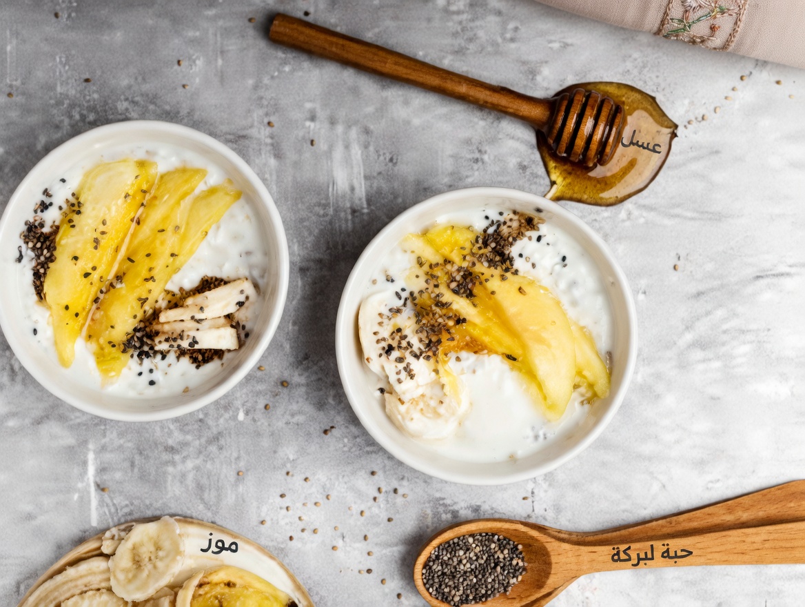 8 أفضل الأطعمة لدعم قوة الساقين بعد سن الستين (مدعومة علميًا)