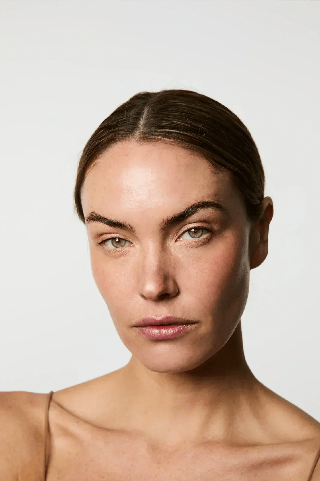 كيفية العناية بالبشرة المتقدمة في السن والحفاظ على إشراقتك الطبيعية في أي عمر