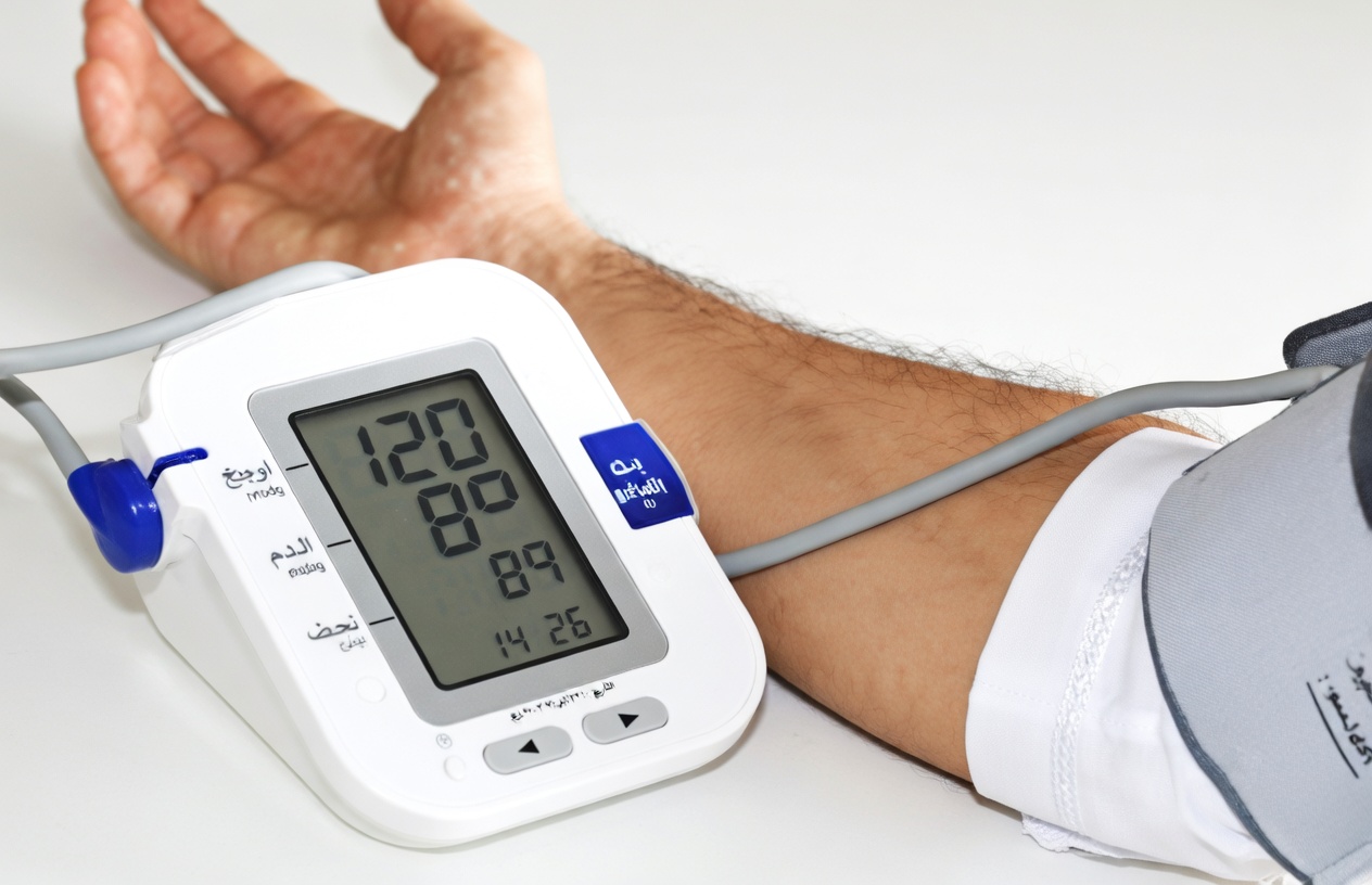 إذا كنت تعاني من ارتفاع ضغط الدم، فلا تفعل هذا أبدًا في الصباح