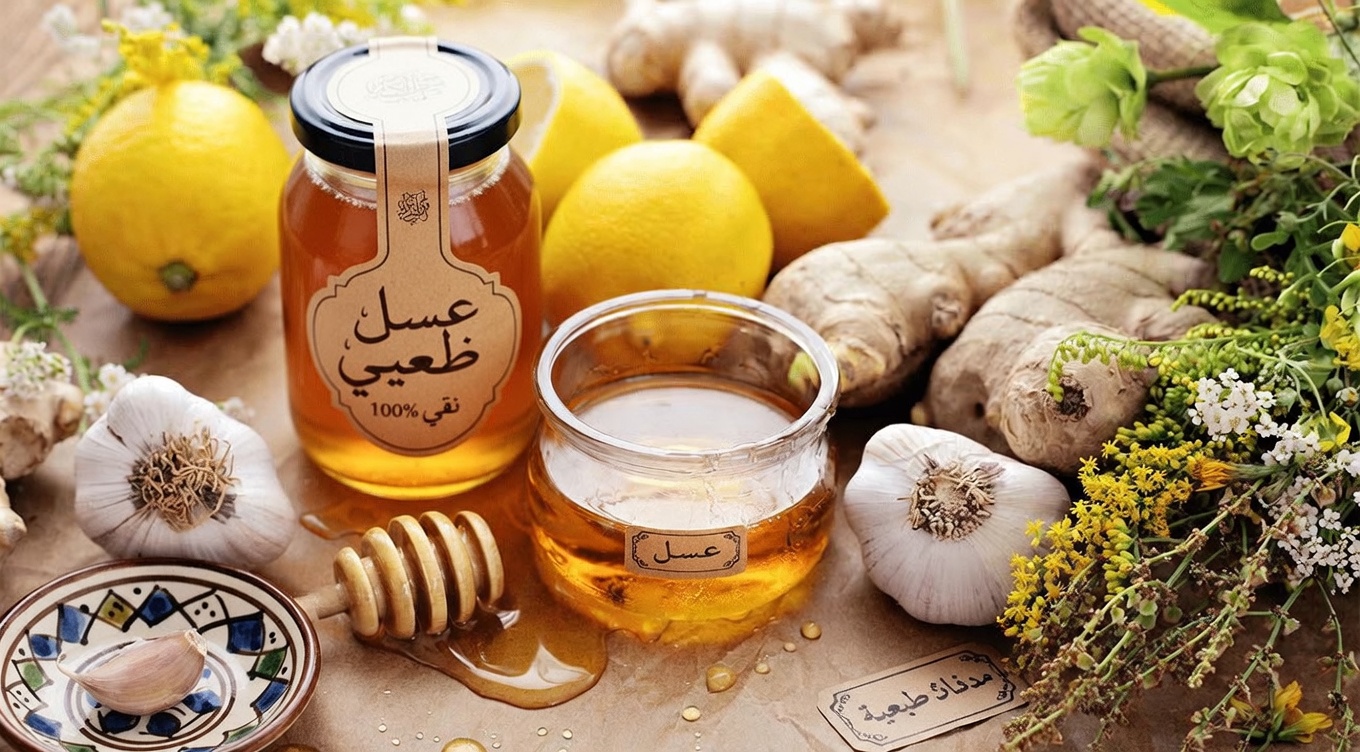 علاج منزلي طبيعي بسيط قد يدعم صحة العين وراحتها (معظم الناس يغفلون عنه)