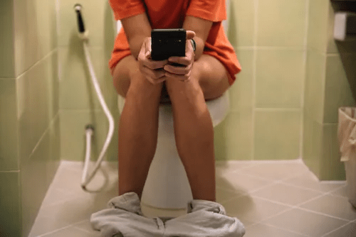 تحذير! 10 أعراض صامتة لسرطان القولون (تتجاهلها)