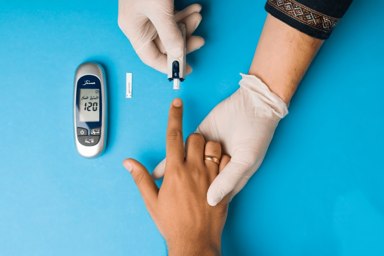 15 علامة تحذير مبكرة مهمة لمرض السكري يجب على كل بالغ في الأربعينيات والخمسينيات معرفتها – العلامة رقم 8 قد تكون مميتة إذا تم تجاهلها!
