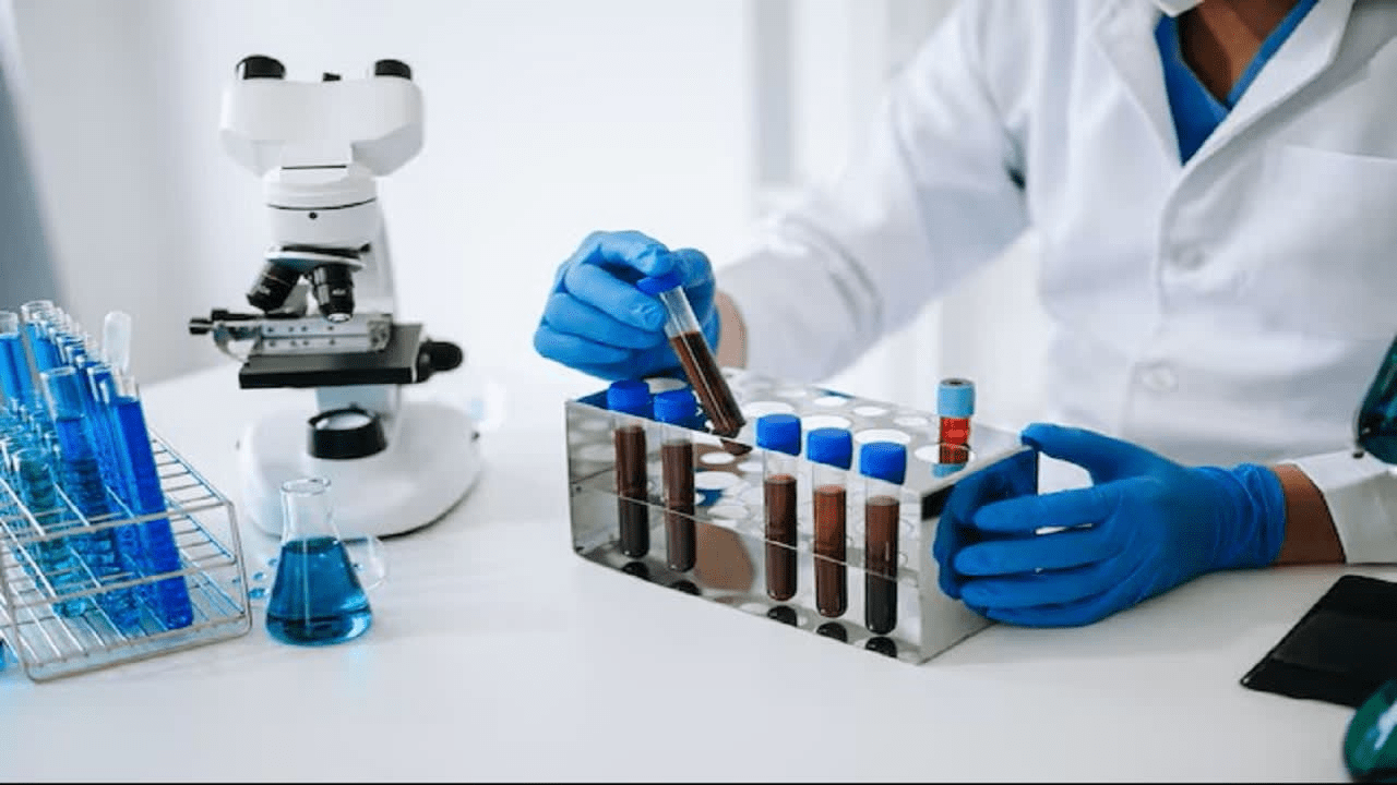 ما ينبغي أن تعرفه عن 5 فيتامينات لدعم الاعتلال العصبي قبل البدء بتناول المكمّلات