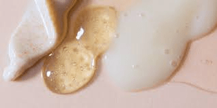 ما هي تلك النتوءات البيضاء العنيدة على وجهك؟ فهم الدُخَيْنات ونصائح لطيفة للعناية بالبشرة