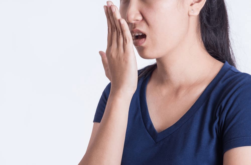 هل ترتكب هذا الخطأ الشائع عند مضغ القرنفل؟ اكتشف طرقًا آمنة لدعم صحتك