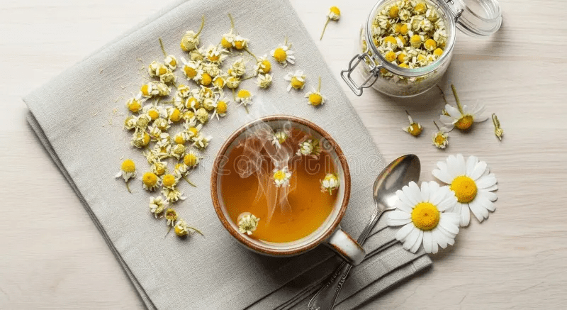 هل تجاوزت الستين؟ هل تستيقظ في منتصف الليل؟ جرّب هذه المشروبات المهدّئة قبل النوم لنوم أعمق وأكثر راحة