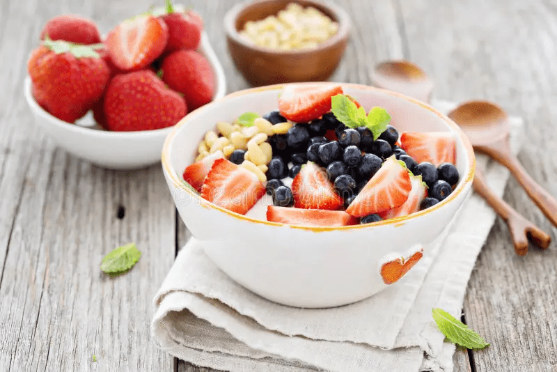 اكتشف 7 أطعمة غنية بالعناصر الغذائية قد تساعد في الحفاظ على كتلة العضلات ضد الساركوبينيا بعد سن الستين