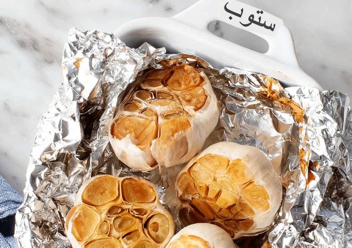 استكشاف الفوائد المحتملة لتناول الثوم قبل النوم: 9 رؤى للعافية اليومية