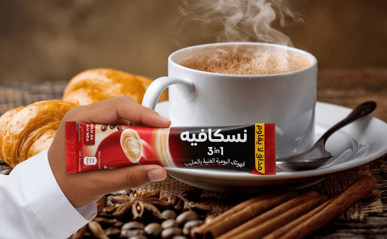 تحويل الشعر الأبيض إلى أسود طبيعيًا في المنزل باستخدام عادات يومية بسيطة ومكونات المطبخ